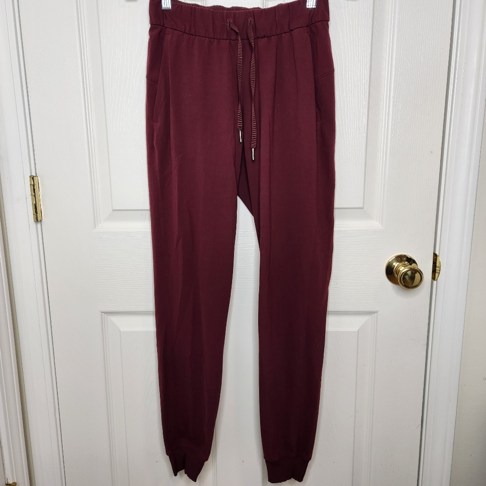 Lululemon On The Fly Jogger Pants Maroon Burgundy Size 2